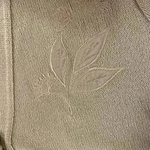 ๐ฅ6/$20 or 10/$40. Future Lady sweater - Picture 7 of 10